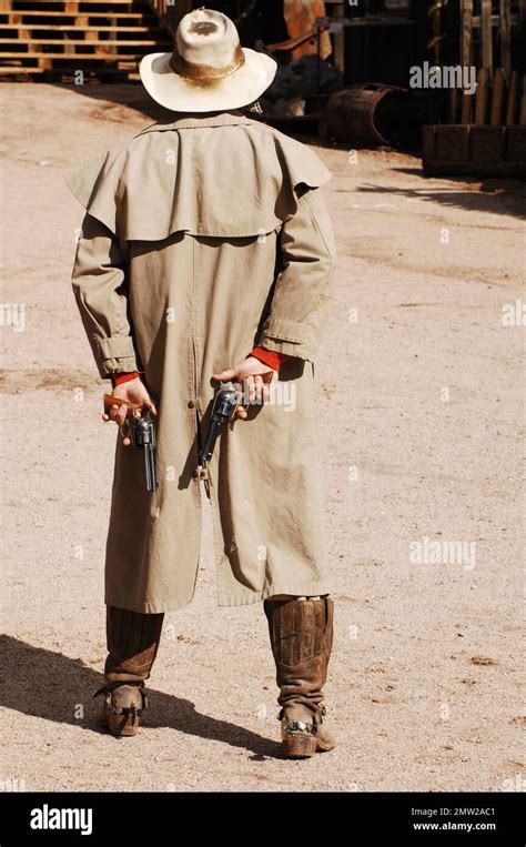 Old west gunfight reenactment Stock Photo - Alamy