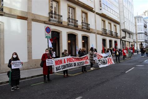 Traballadoras Es Das Tendas De Inditex Mobil Zanse Contra O Recorte De