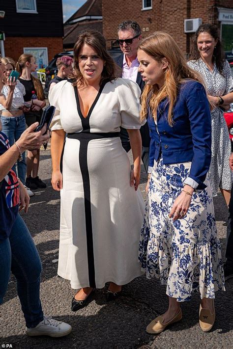 Princess Beatrice Princess Eugenie Sarah Duchess Of York Beatrice