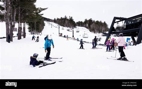 Skiing on Shawnee Peak, Bridgton, Maine Stock Photo - Alamy