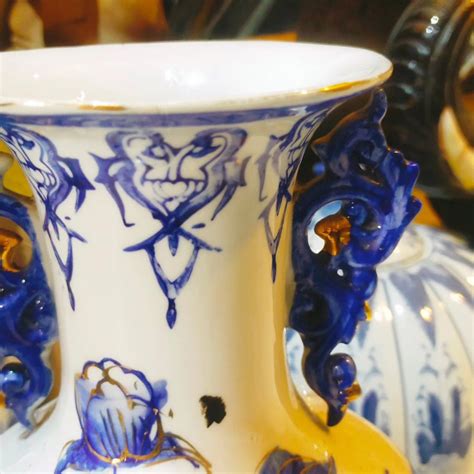 Guci Keramik Vintage Biru Putih Antik Pajangan Di Carousell