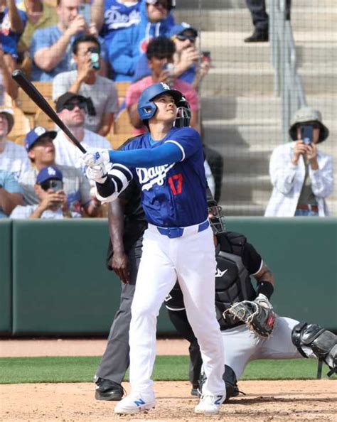 大谷翔平がオープン戦1号の左越え2ラン 鮮烈なドジャースデビュー戦 「無事に終わったのがよかった」 サンスポ