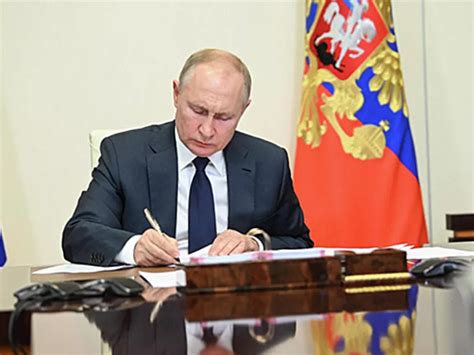 Putin Firma Ley Sobre Confiscación Por Falsificaciones Del Ejército