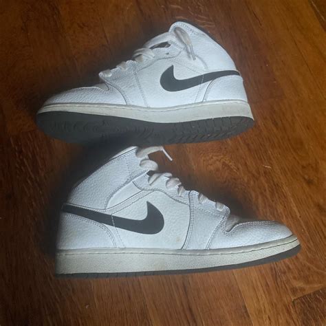 Mid Jordan 1s White Size 7 Depop