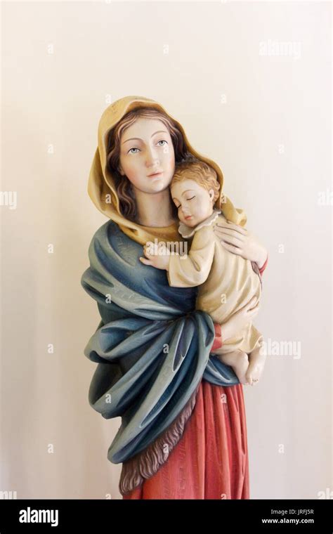 Statue Of Virgin Mary Holding Baby Jesus Stock Photo Alamy