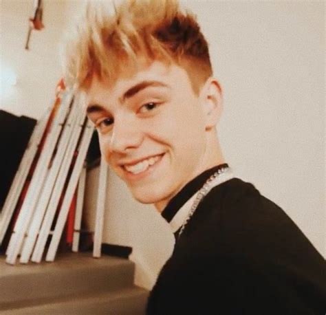 Picture Of Corbyn Besson In General Pictures Corbyn Besson 1590437383