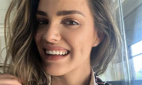 Namorado de modelo brasileira morta no Chile não compareceu a funeral