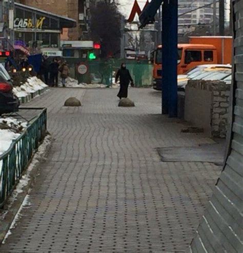 Москва: Арестуваха жена, носеща отрязана глава на дете (18 плюс) - Свят