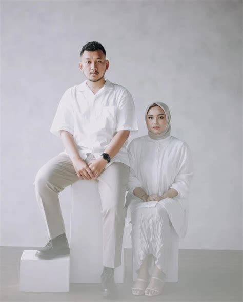 Konsep Prewedding Casual Studio Alternatif Untuk Foto Pernikahan Di