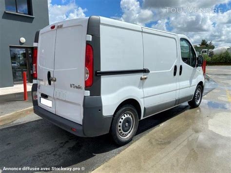 Camionnette ptac 3 5 t fourgon avec parois et toit à Derval Clasf