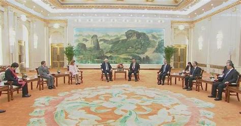 Xi Meets Merieux Foundation President And His Wife