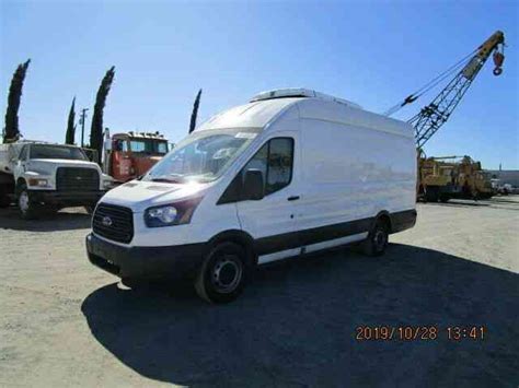 Ford 3500 2017 Van Box Trucks