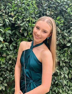 10 Hot Sexy Rorie Buckey Bikini Pics