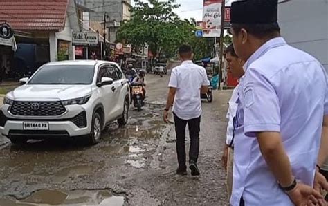 Rawan Kecelakaan Pj Bupati Merangin Cek Jalan Rusak Yang Jadi Keluhan