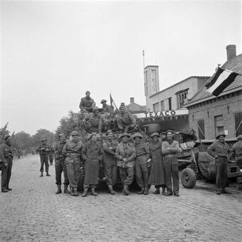 Pin On Guards Armoured Division