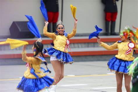 Danzas Peruanas Deleitaron En Gran Parada Y Desfile Militar Piura