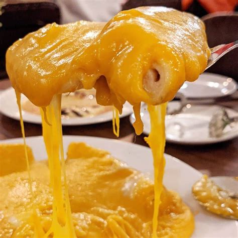 大見さなえさんのインスタグラム写真 大見さなえinstagram「チーズ好き集まれ٩ ω و 🧀﻿ 千葉『cheese