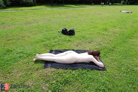 Nackt Im Stadtpark Naked Public Park Zb Porn