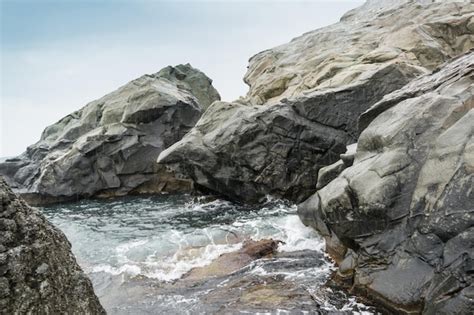 Premium Photo Large Stones Boulders On The Seashore The Ocean