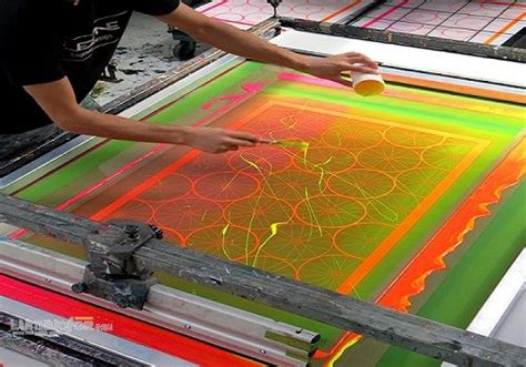 Краска трафаретная УФ-отверждаемая ACIDCOLORS флуоресцентная (на 300% ...