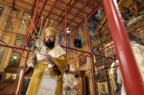 Foto Pravoslavni Vjernici Slave Bo I U Zagrebu Bo I Na Liturgija