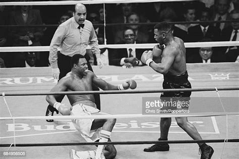 308 Larry Holmes Vs Mike Tyson Photos And High Res Pictures Getty Images