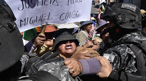 Los Cocaleros Afines Al Mas Insisten En Tomar La Sede De Adepcoca Los