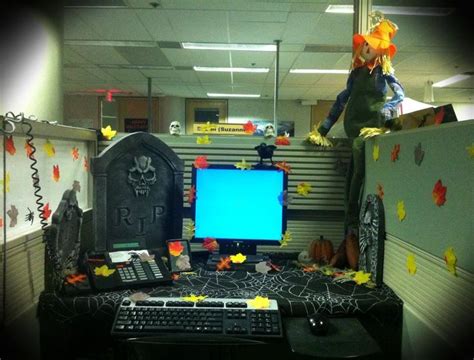 My Decorated Work Cubicle Pod From Last Years Halloween Diy