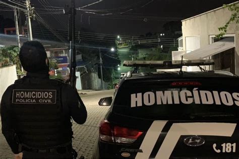 Pol Cia Indicia Duas Pessoas Por Morte De Homem Tiros No Rosto Em