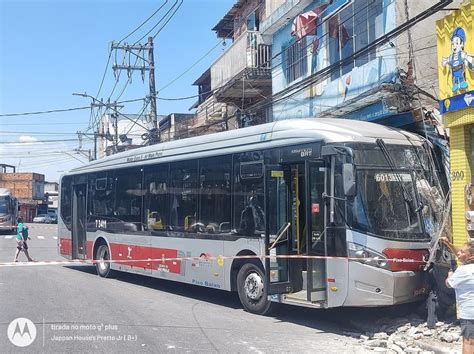 Ônibus Da Metrópole Paulista Se Envolve Em Acidente No Jardim Nakamura