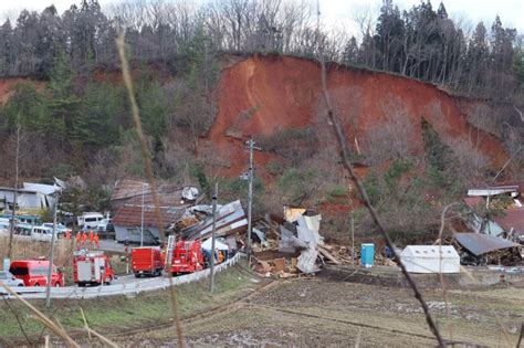 鶴岡市西目で土砂崩れ 約10棟被害 高齢夫婦2人と連絡取れず｜2023年01月01日付け紙面より｜荘内日報ニュース−山形・庄内｜荘内日報社