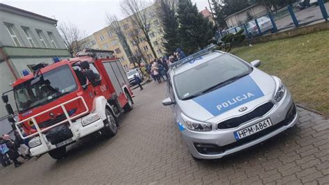 Grajewo Pl Adunek Wybuchowy W Szkole Podstawowej Nr