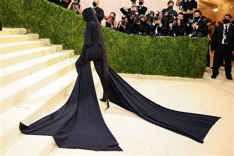 Kim Kardashian West 'Fought Against' Wearing That Black 2021 Met Gala ...