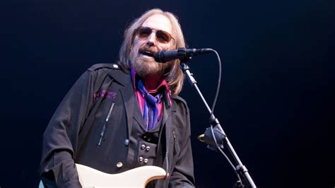 Take A Look At The Lyric Video For Unreleased Tom Petty Track 105