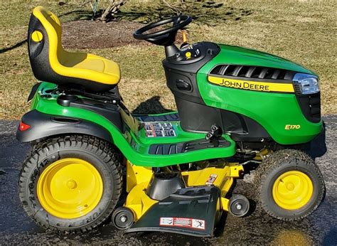 John Deere E170 25hp V Twin 48 Lawn Riding Mower Tractor 3 Hours