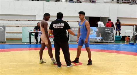 Ministerio De Deporte On Twitter En En Coliseo De La Unidad Educativa