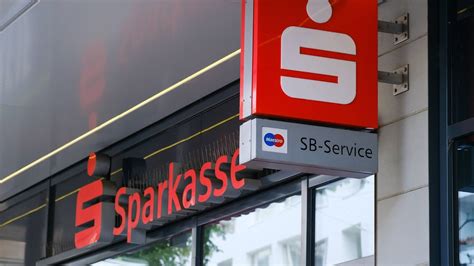 Trotz Verbotsverfahren Sparkasse Muss Girokonto Für Compact Magazin Eröffnen Mdr De