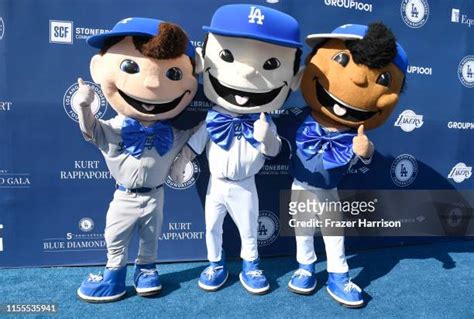 Los Angeles Dodgers Mascot Photos and Premium High Res Pictures - Getty ...