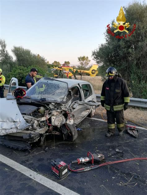 Grave Incidente Stradale Sulla Tre Feriti Uno Molto Grave