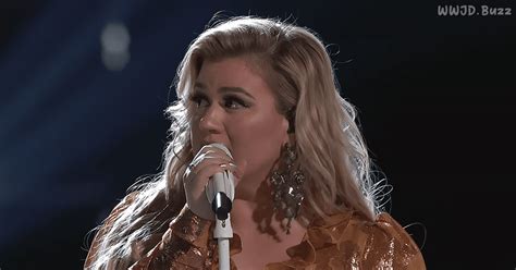 Kelly Clarkson And Contestant Sing Emotional Final Duet On The Voice