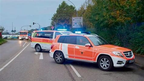 Mutter Und Ihre Beiden Kinder Sterben Bei Verkehrsunfall In Esslingen