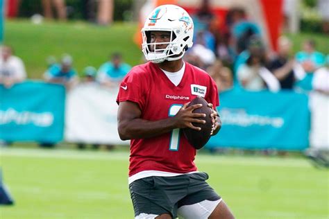 El Mariscal De Campo De Los Dolphins Tua Tagovailoa Se Vuelve Viral Con