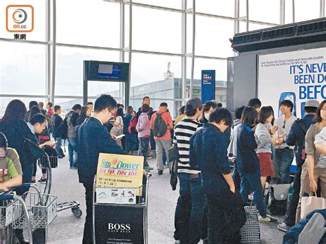 國泰 港龍乘客怒轟差過廉航 東方日報