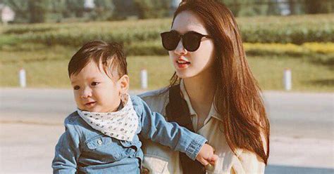 Hot mom Sài Thành đưa con đi du lịch từ 1 tháng tuổi và bật mí khiến nhiều người bất ngờ