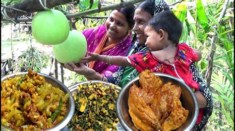 বাড়ির গাছের লাউ ও গলদা চিংড়ি দিয়ে রান্নাকুমড়ো ফুলের বড়াশুশনি