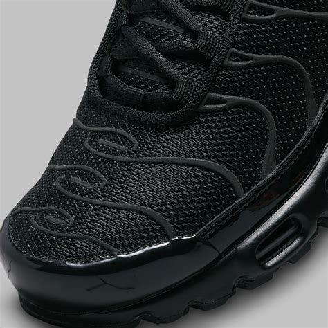 Nike Air Max Plus Reflective Triple Black FB8479 001 SneakerNews