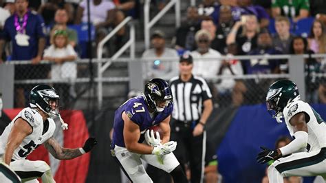 Tyler Huntley Hits Travis Vokolek Down Sideline | Ravens-Eagles ...