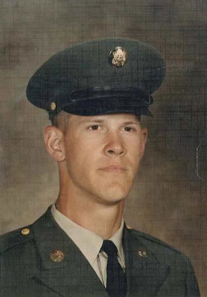 wall  faces vietnam veterans memorial fund