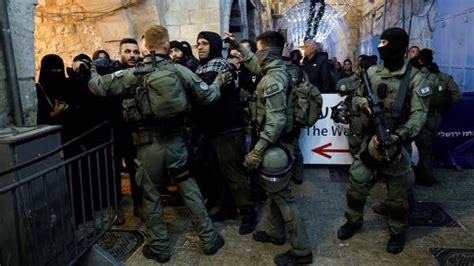 Polisi Israel Dan Warga Palestina Bentrok Lagi Di Masjid Al Aqsa Picu