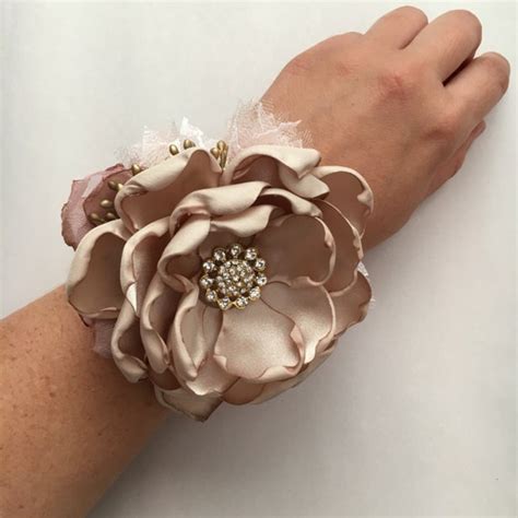 Da Polso Corsage Fiore Di Stoffa Champagne E Malva Rosa Etsy